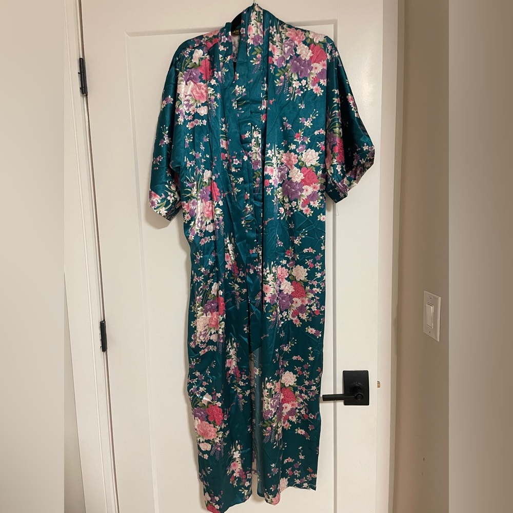 Floral turquoise robe